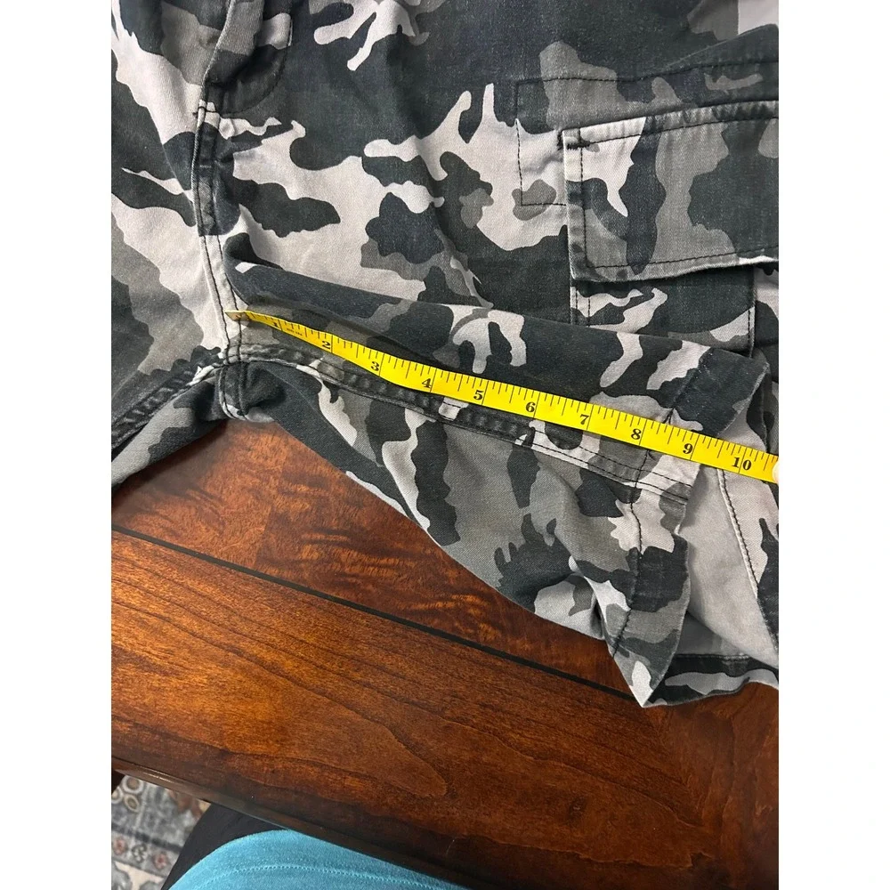 Levi Strauss Mens Grey Camo Cargo Shorts Size 38 Cotton Utility Camouflage